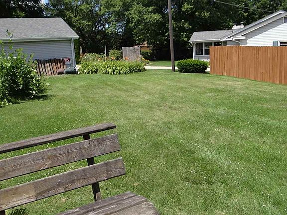 5th image of 1407 Charlotte Dr