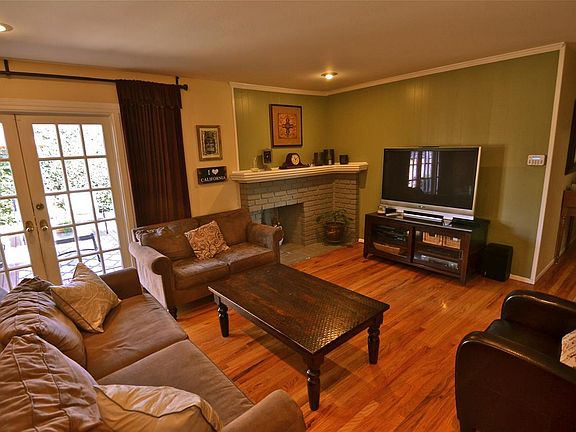 4th image of 1203 Redcliff Dr