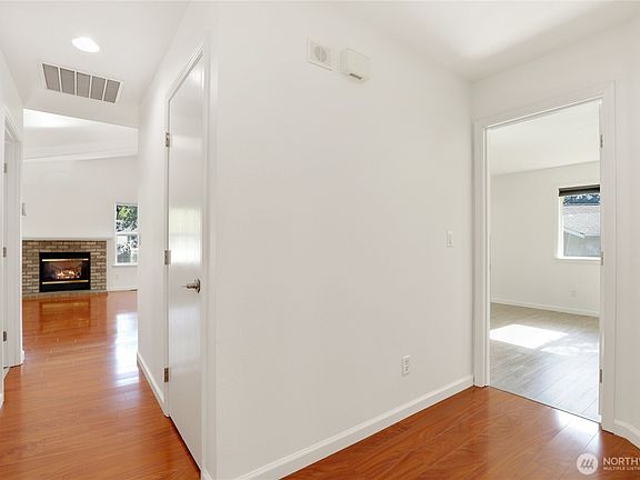 5th image of 910 NW Leisure Lane