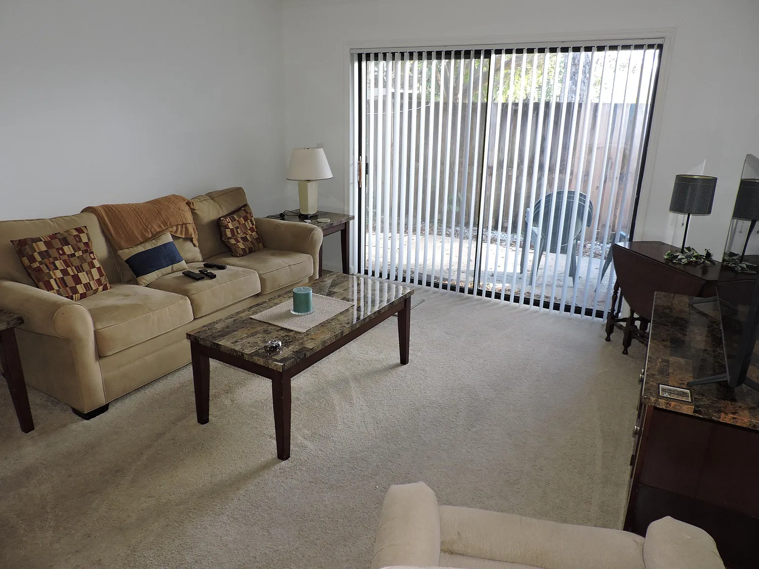 2 bed, 2.0 bath, 1000 sqft, $2,100 — Photo 2