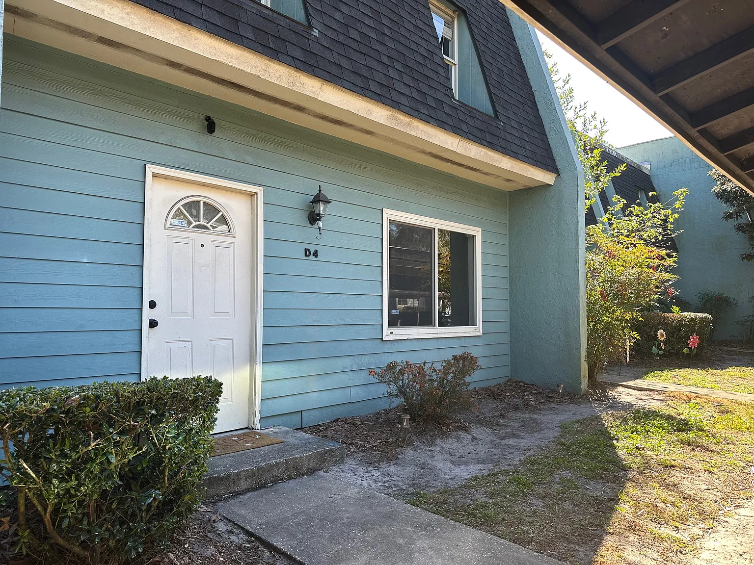 4 bed, 2.5 bath, 1638 sqft, $1,790 — Photo 1