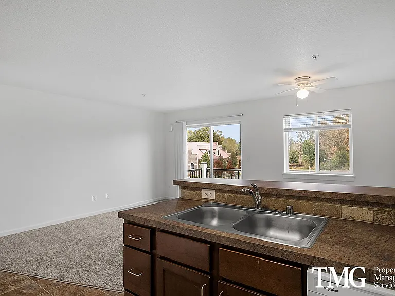 1017 SE 12th Ave — Photo 35