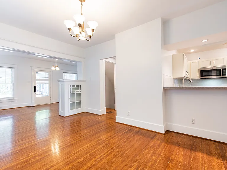 1604 Edgeland Ave — Photo 11