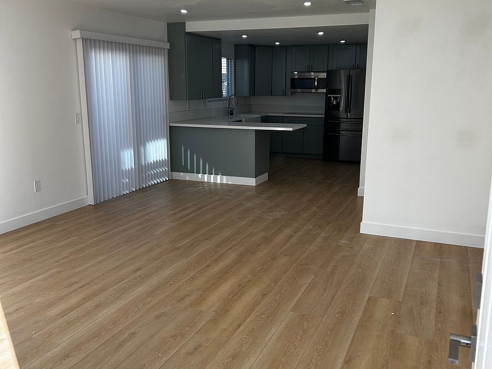 1st image of 834 W Palm Ave