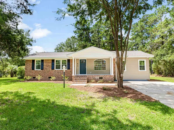 415 Apple Valley Rd., Loris, SC 29569