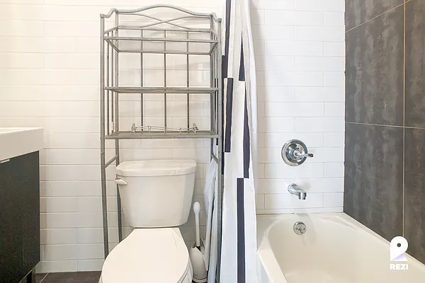 Rented by REZI | media 5