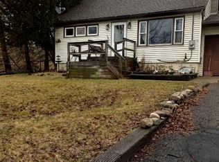 818 Bunn Hill Rd, Vestal, NY 13850