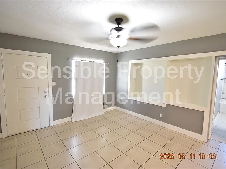 1906 E Bougainvillea Ave — Photo 4