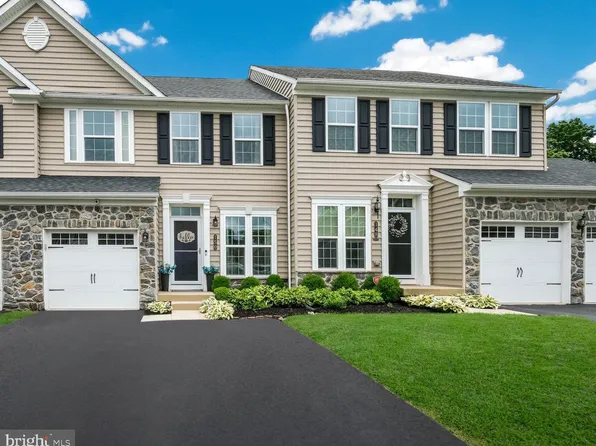 150 Briarwood Ln, Colmar, PA 18915