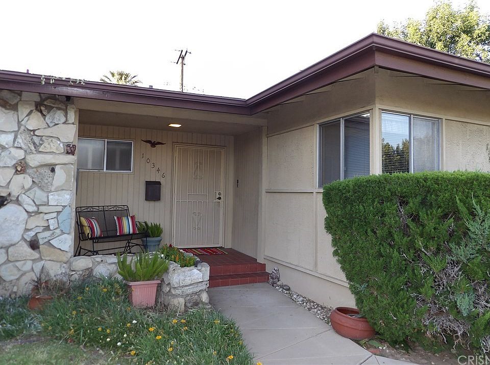 Welcome Home! 10346 Whitaker Ave - Granada Hills -