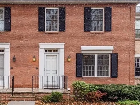 2000 King James Pkwy APT 110, Westlake, OH 44145