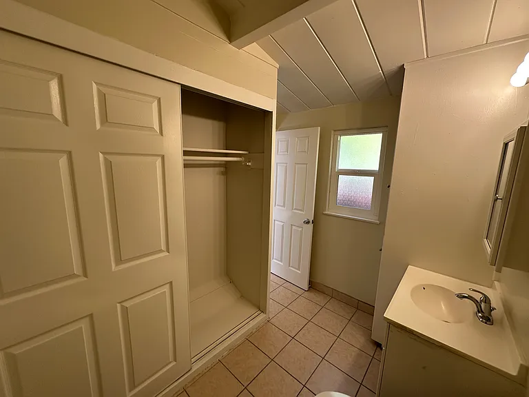 537 Mariposa Ave #3 — Photo 8