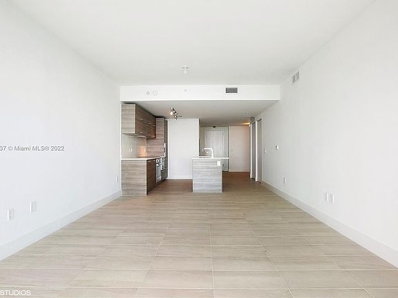 4th image of 650 NE 32nd St Unit 3106