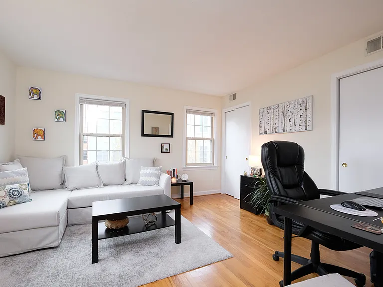 4450 Macarthur Blvd NW #7B — Photo 12