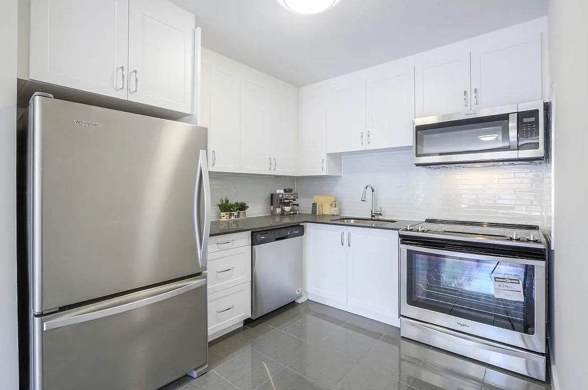 90, 92 James St. — Photo 1