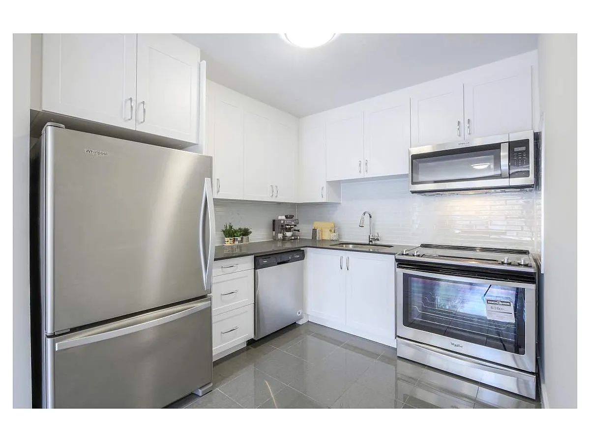Building Photo - 90 James St #206