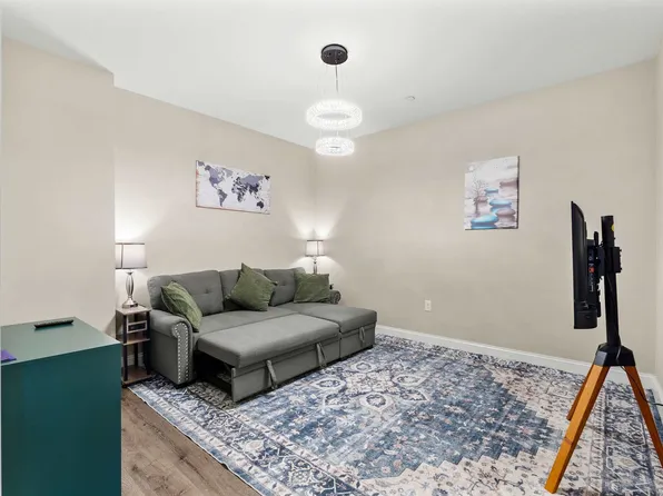 140 Pearl St, Chelsea, MA