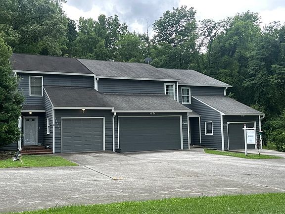 3rd image of 10468 Laura Lee Ln