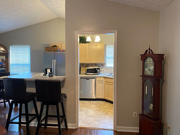 5th image of 1532 Banyan Ln