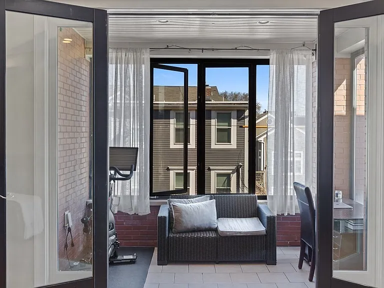 152 Old Colony Ave #15 — Photo 9