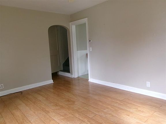 4th image of 420 Schofield Street