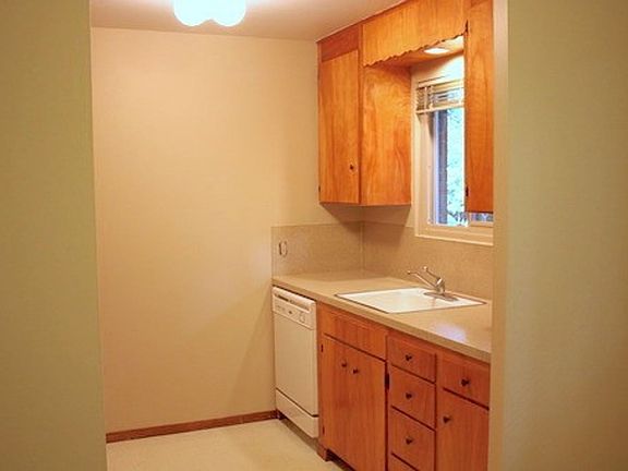 4th image of 18405 Linden Ave N APT 8