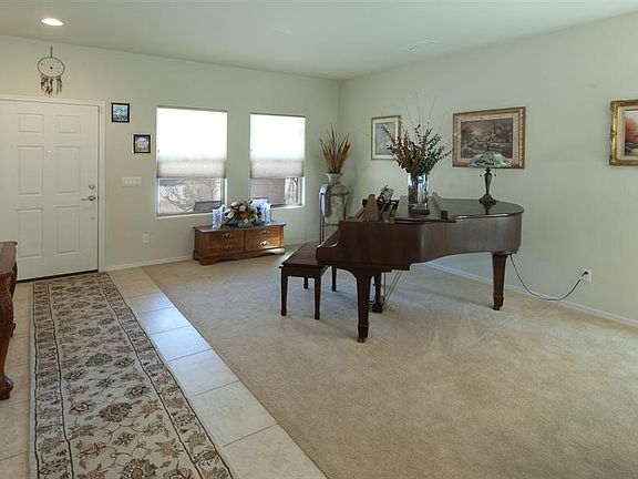 2nd image of 804 E Sun Valley Farms Ln