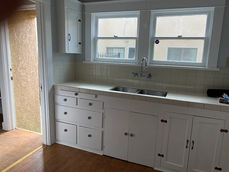 766 N Ridgewood Pl #1 — Photo 7