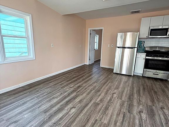 3rd image of 22 Seaside Place