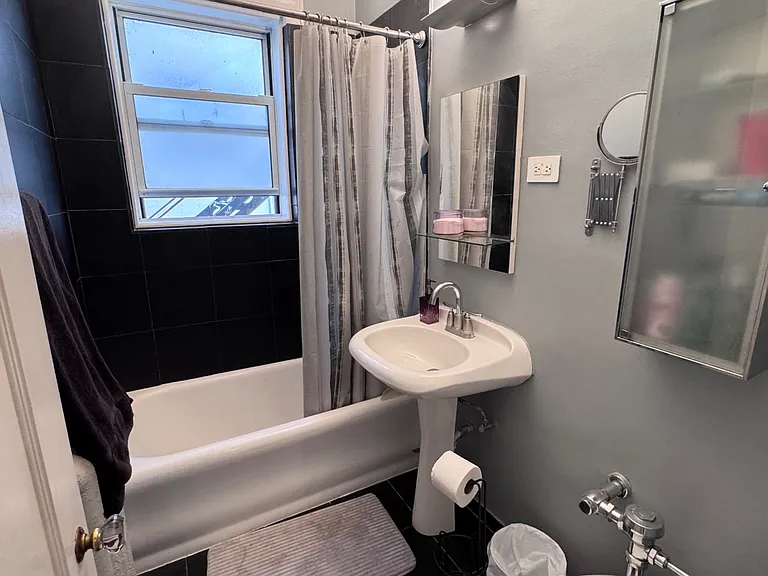 1205 W Sherwin Ave #507 — Photo 12