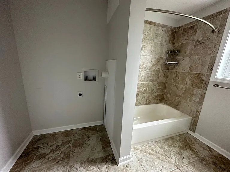 1638 Suburban Rd — Photo 2