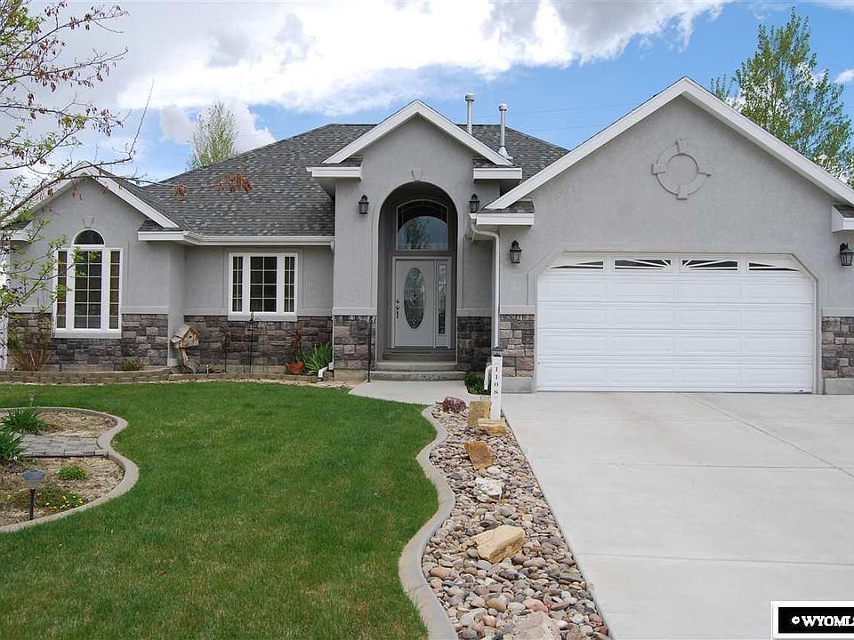 1st image of 1108 Applewood Dr