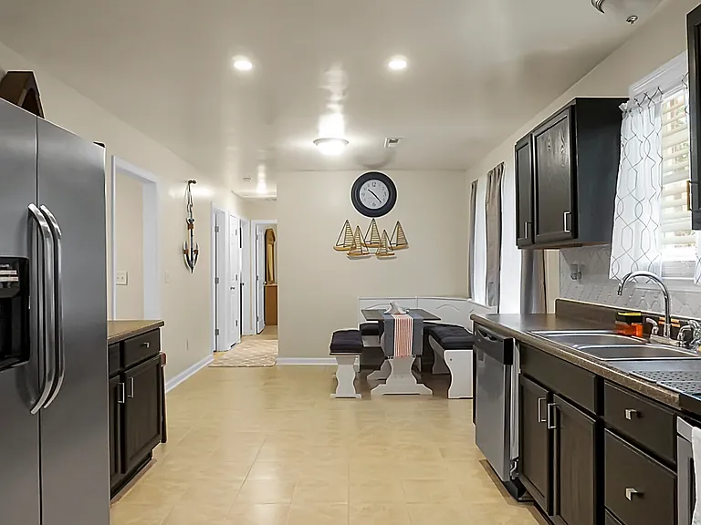 4452 Garwood Dr — Photo 18