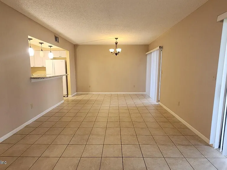 27 Veronese Ct — Photo 4