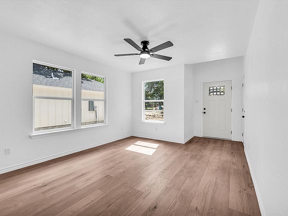 4th image of 112 Avenue A