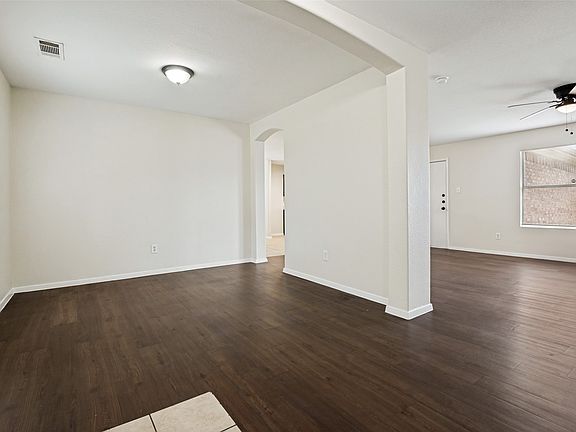 3rd image of 614 Hearthstone Dr