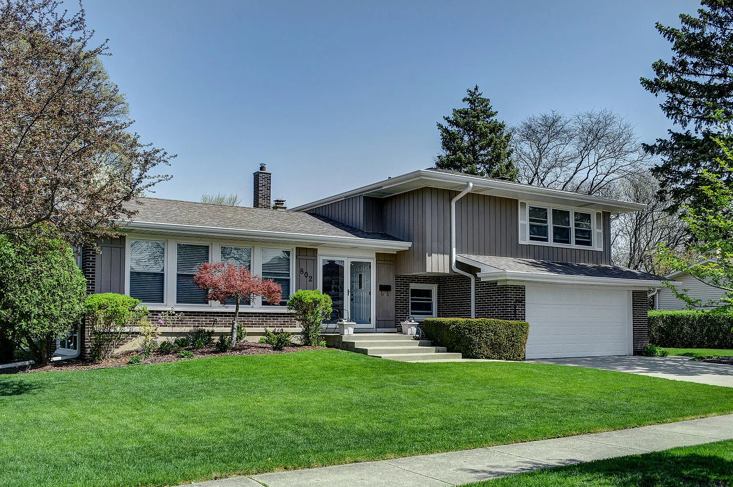 802 E Appletree Ln photo 1