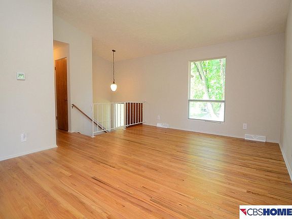 4th image of 8516 Grand Ave