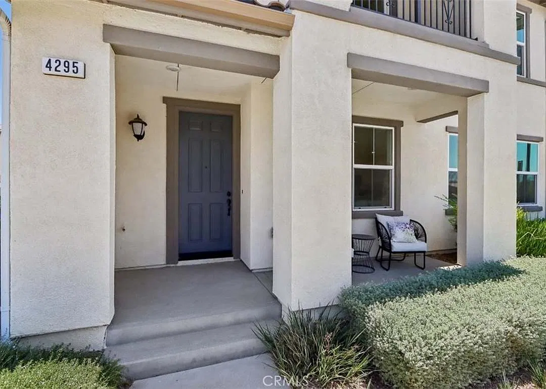 3 bed, 2.5 bath, 1890 sqft, $3,800 — Photo 2