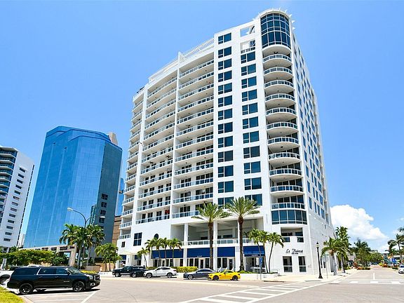 4th image of 1233 N Gulfstream Ave Unit 504