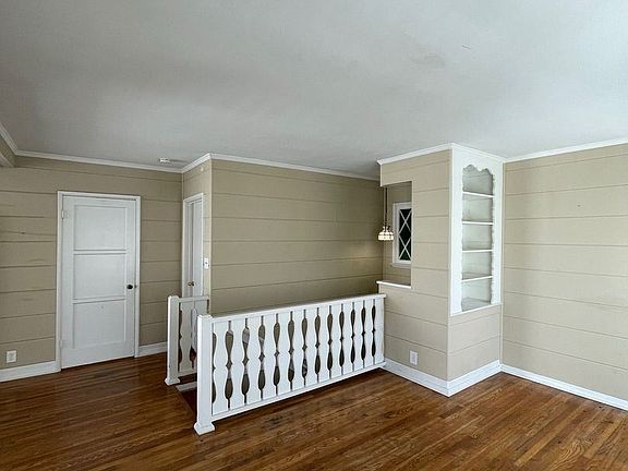 3rd image of 103 E Bayshore Walk #B