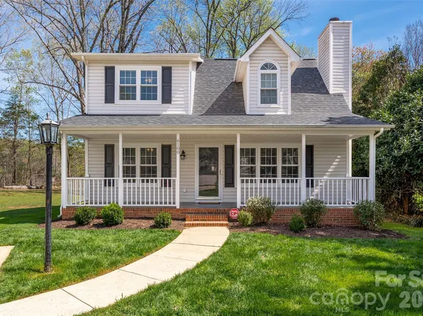 6100 Joshua Tree Ct, Charlotte, NC 28227