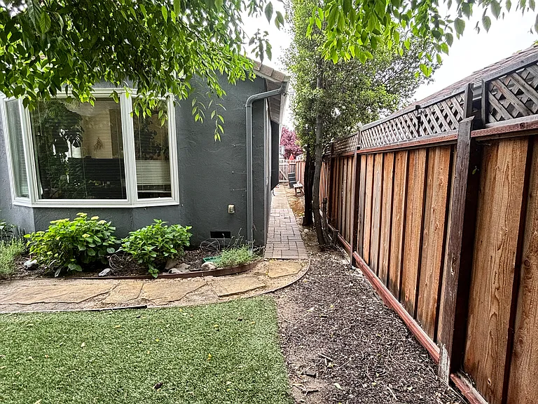 172 Wisteria Dr — Photo 36
