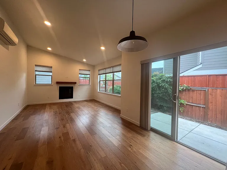 40 William Way — Photo 2