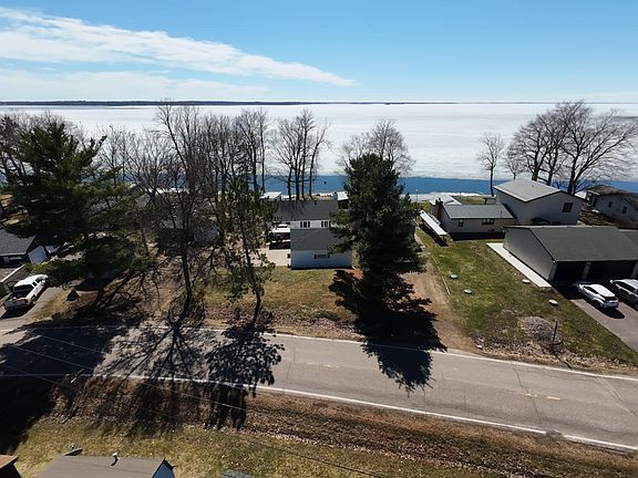 3rd image of 43333 Vista Rd