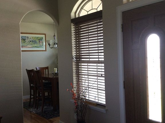 Looking into dining room 