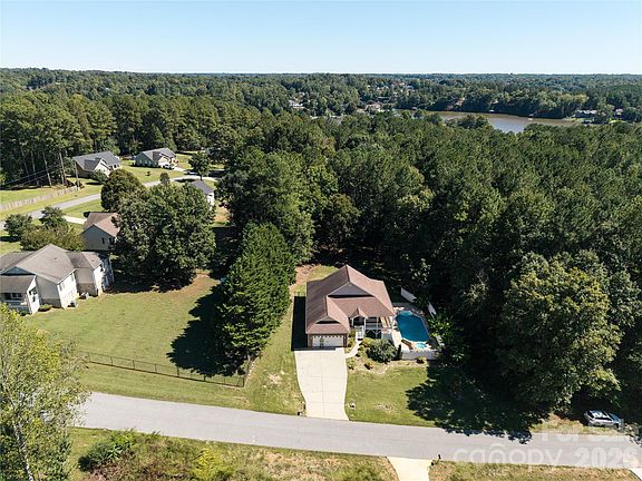 3rd image of 6391 Cathedral Dr