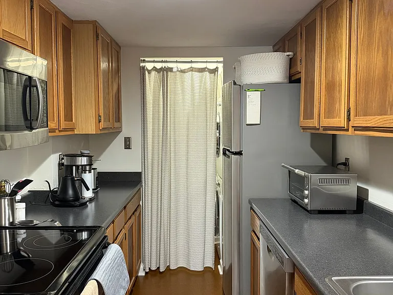 Large Studio Condo Downtown Walking Distance to the Florida State Capitol — Photo 22