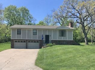 636 Linda Ln, Bonner Springs, KS 66012