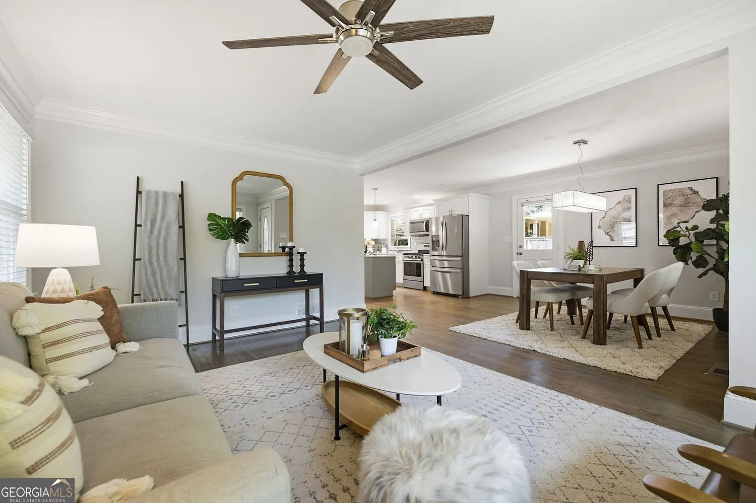3 bed, 2.0 bath, 1552 sqft, $3,500 — Photo 3